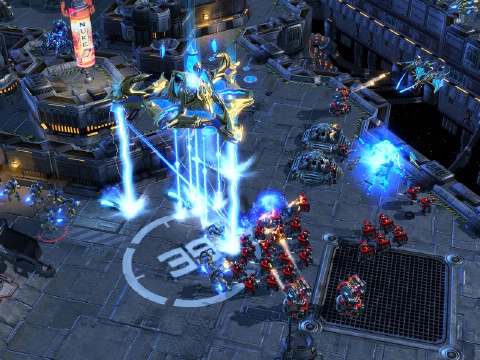 Starcraft 2 Screenshot Mutterschiff im Einsatz