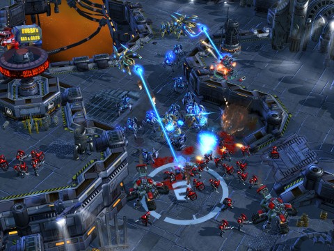 Starcraft 2 Screenshot Protoss vs Terraner