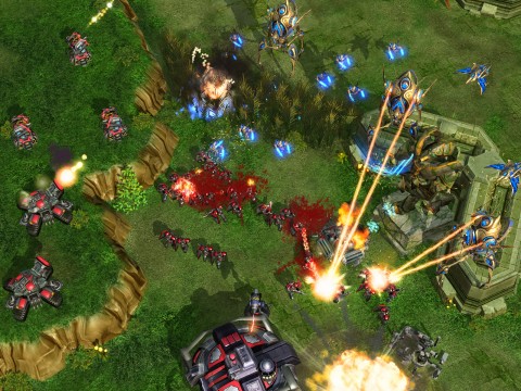 Starcraft 2 Screenshot Protoss Angriff Teil 2