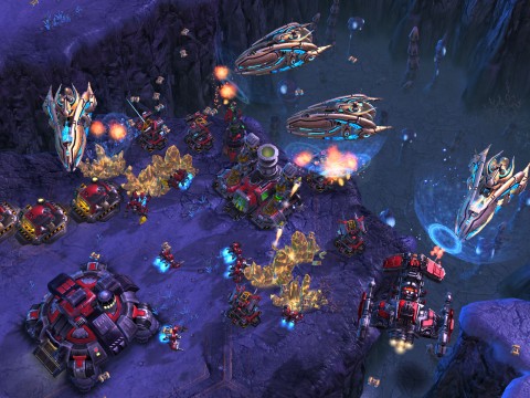 Starcraft 2 Screenshot Träger mit Schutzschild